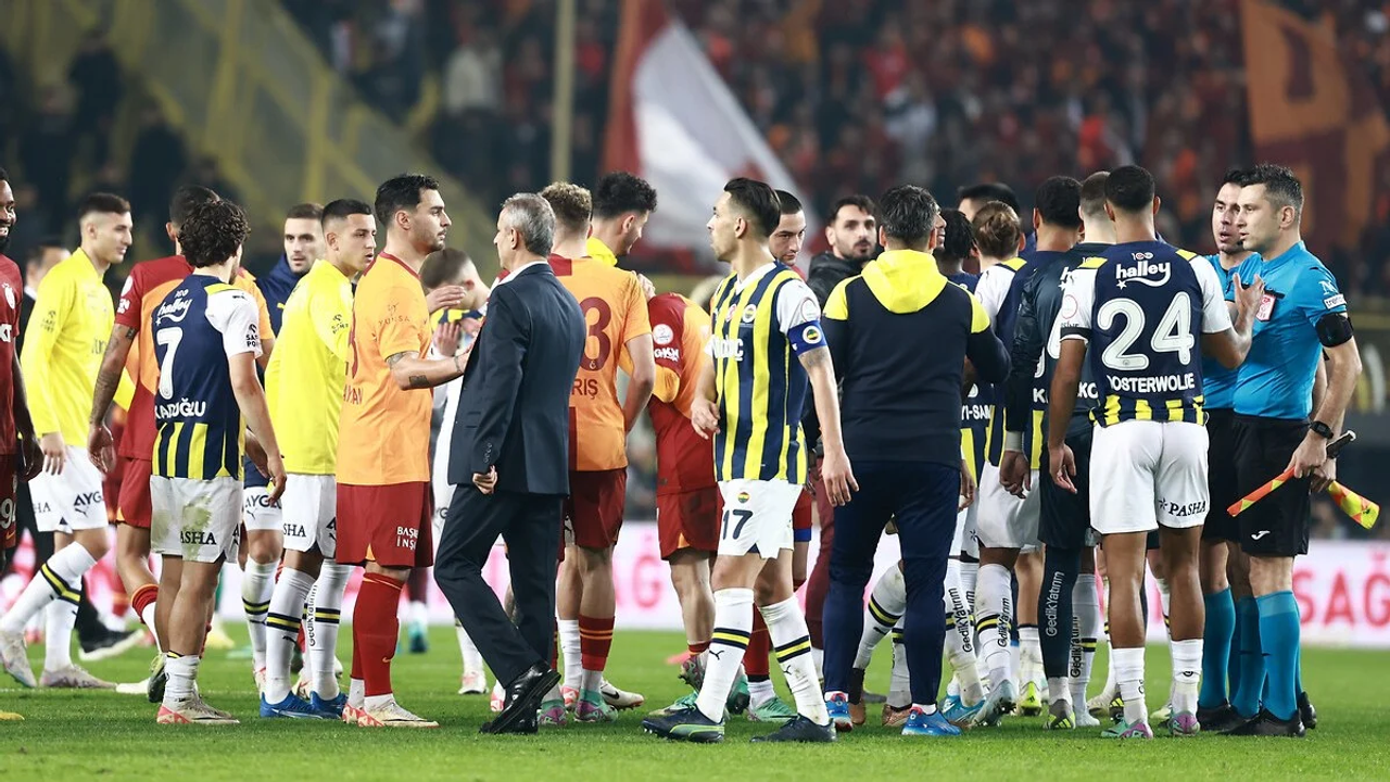Galatasaray - Fenerbahçe maçının muhtemel 11'leri