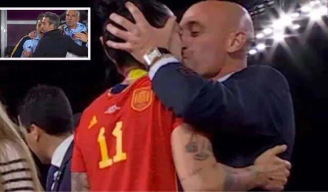 İspanya'da oyuncuyu zorla öpen federasyon başkanından sonra şimdi de futbolcunun göğüslerine dokunan antrenörün başı dertte