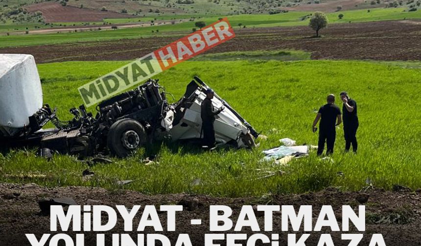 Midyat Batman Yolunda Feci Kaza Çok Sayıda Yaralı Var